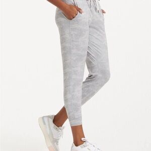 Vuori Light Gray Women's Jogger Pants